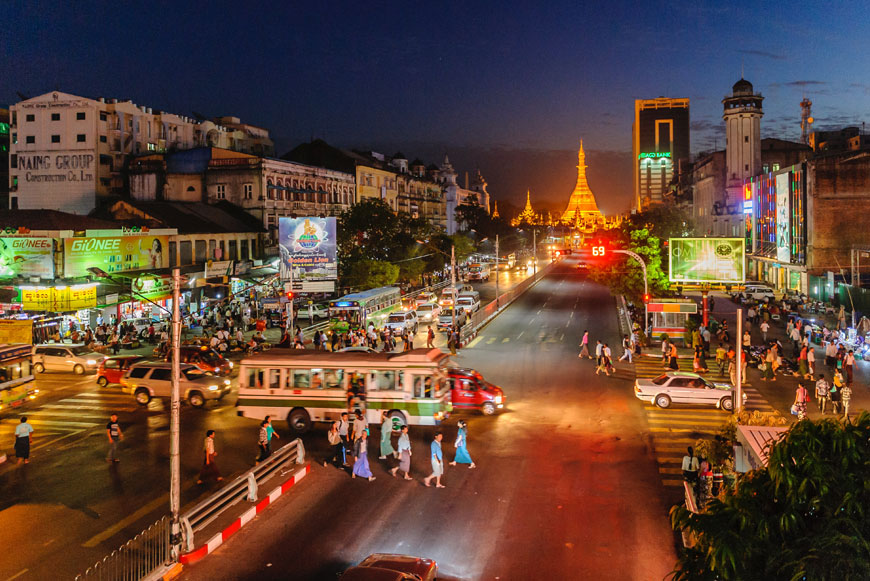Experiencing Yangon tour at night
