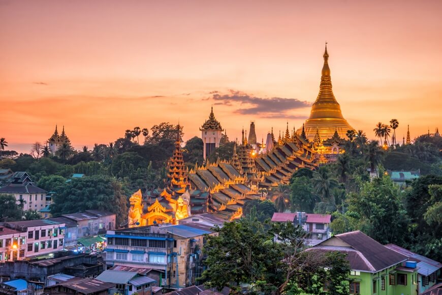 Visiting Shwedagon pagoda in Yangon
